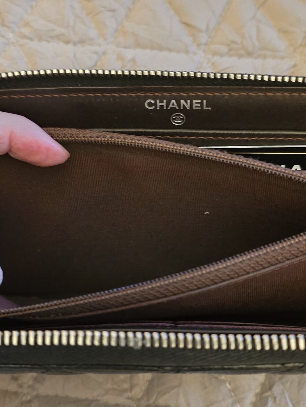 Chanel Caviar Quilted Large Zip Around Organizer Wallet Black/ LIKE NEW ! - Picture 9 of 11